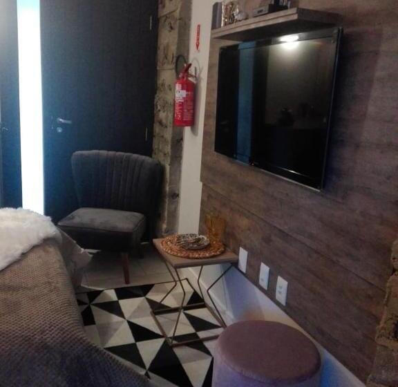 سوئیت با وان آب گرم, Bombinhas Guest House