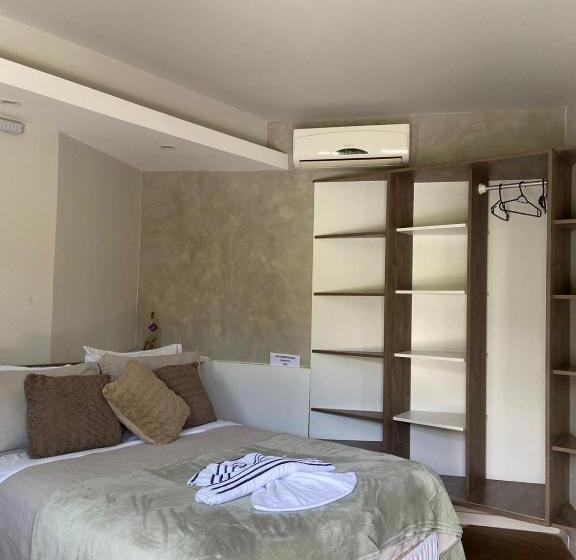 سوییت, Bombinhas Guest House