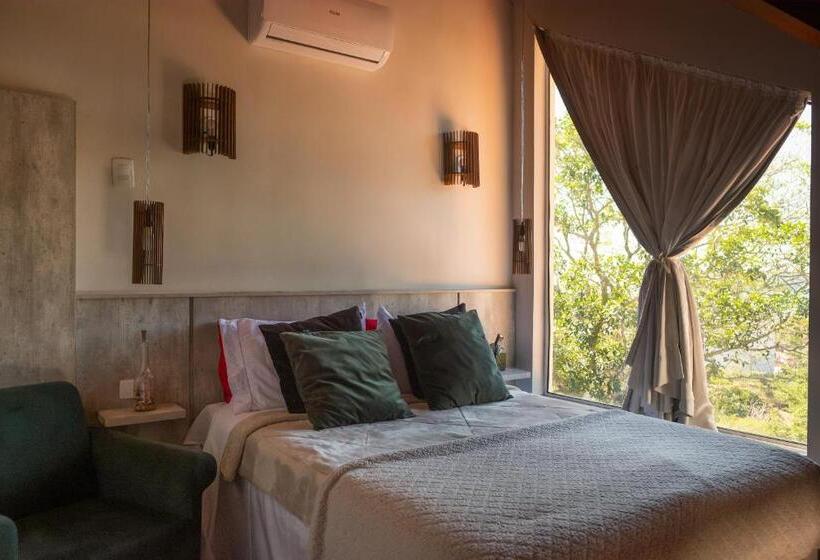 سوییت لوکس, Bombinhas Guest House