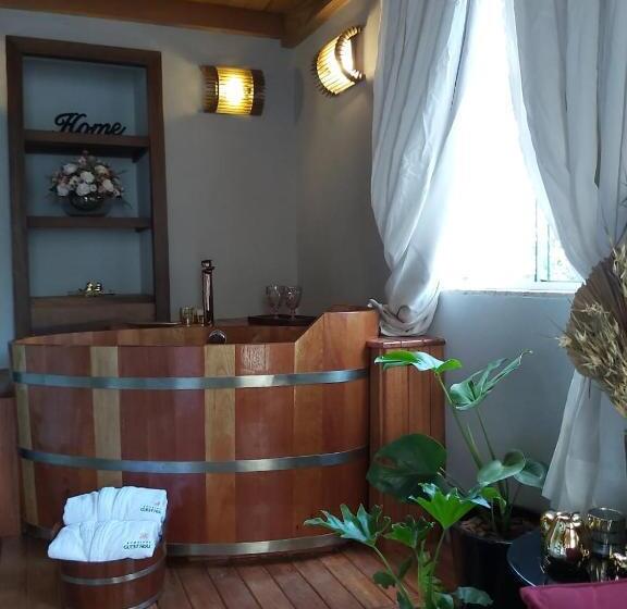 سوییت لوکس, Bombinhas Guest House