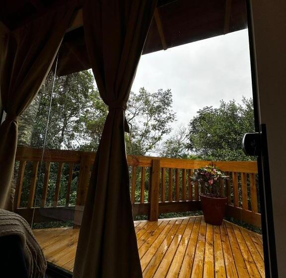 سوییت سوپریور, Bombinhas Guest House