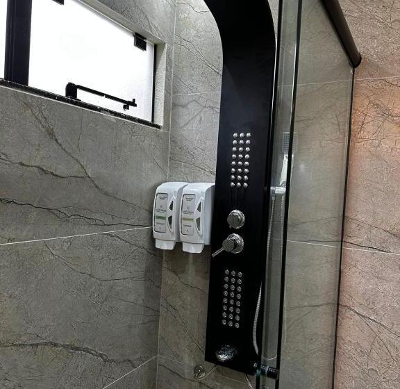 سوییت سوپریور, Bombinhas Guest House