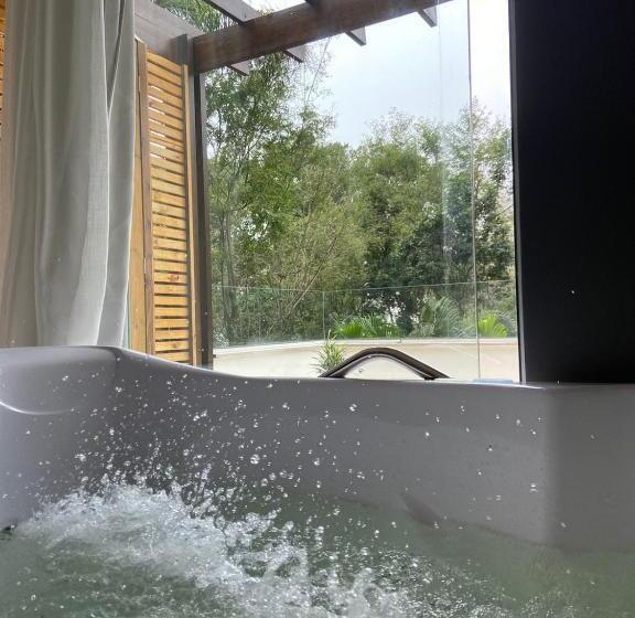 سوییت اجرایی, Bombinhas Guest House