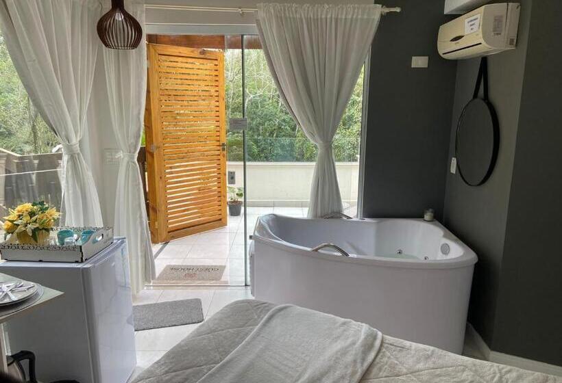 이그제큐티브 스위트, Bombinhas Guest House