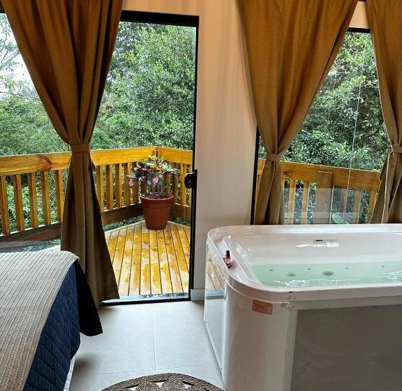 سوییت سوپریور, Bombinhas Guest House