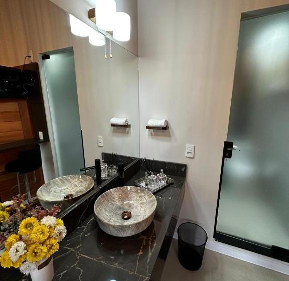 سوییت سوپریور, Bombinhas Guest House