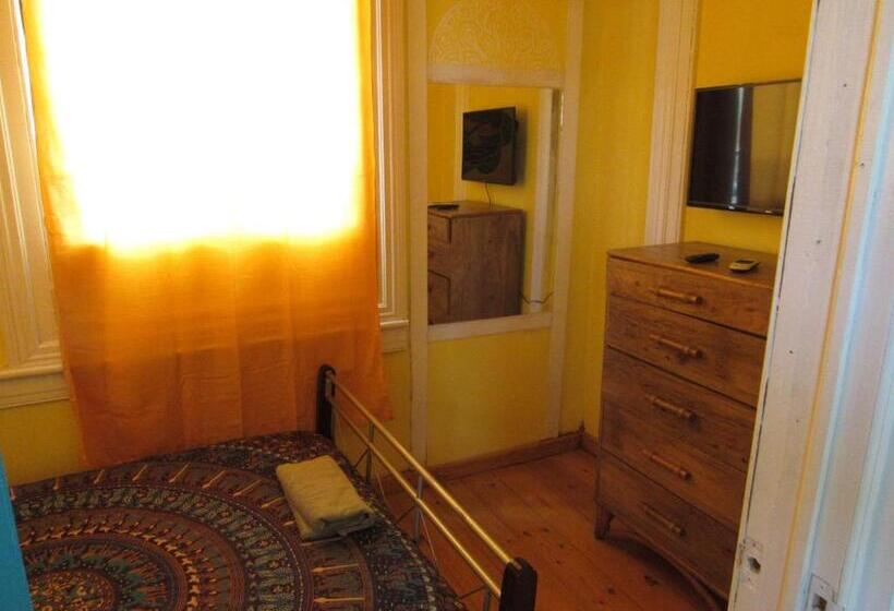 اتاق اکونومی, Park Hostel