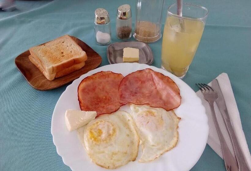 Economy Triple Room, Park Hostel