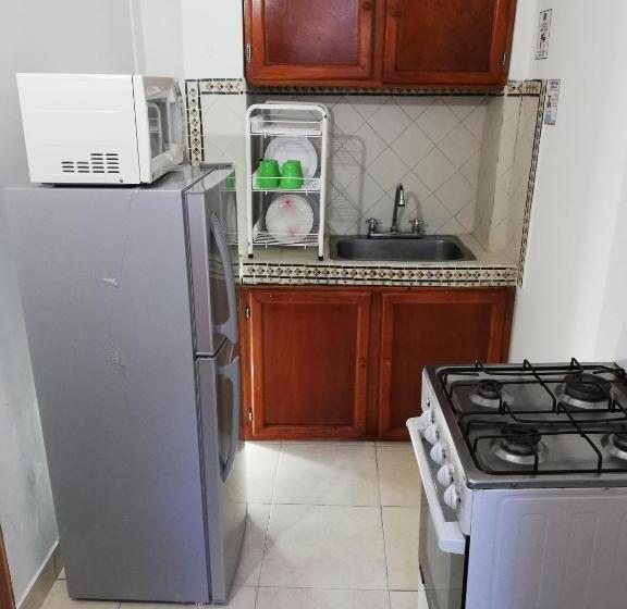 اتاق خانوادگی, Posada Smith Town