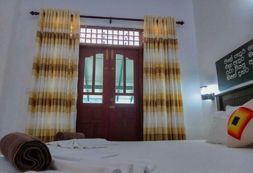 バルコニー付きデラックスルーム, Aliya Aliya Hikkaduwa