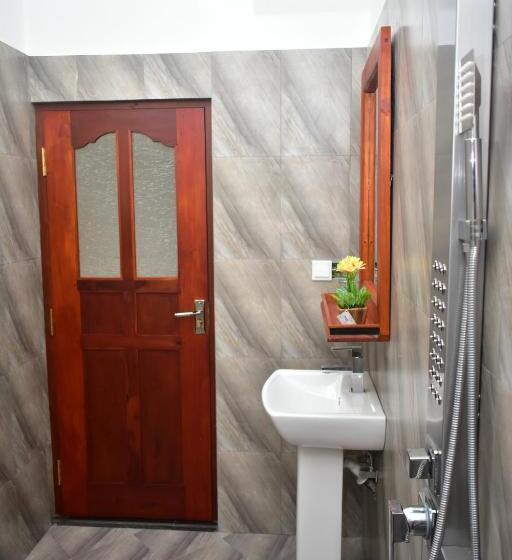 バルコニー付きデラックスルーム, Aliya Aliya Hikkaduwa