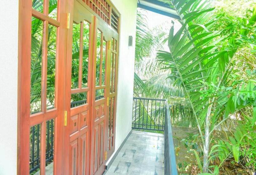 バルコニー付きデラックスルーム, Aliya Aliya Hikkaduwa