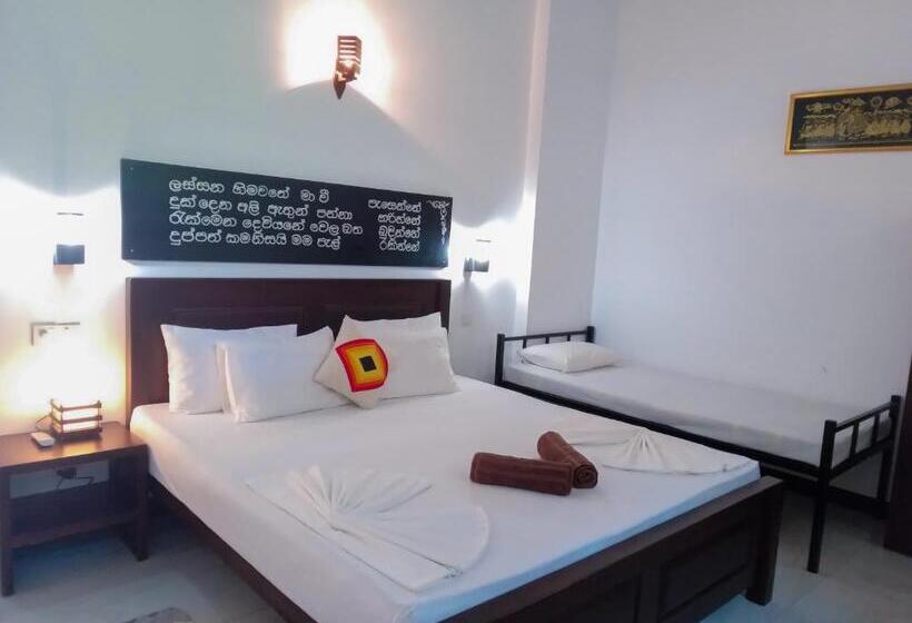 バルコニー付きデラックスルーム, Aliya Aliya Hikkaduwa