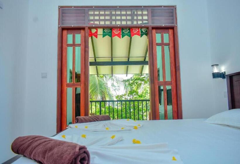 バルコニー付きデラックスルーム, Aliya Aliya Hikkaduwa