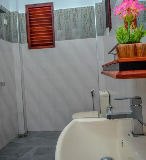 バルコニー付きデラックスルーム, Aliya Aliya Hikkaduwa