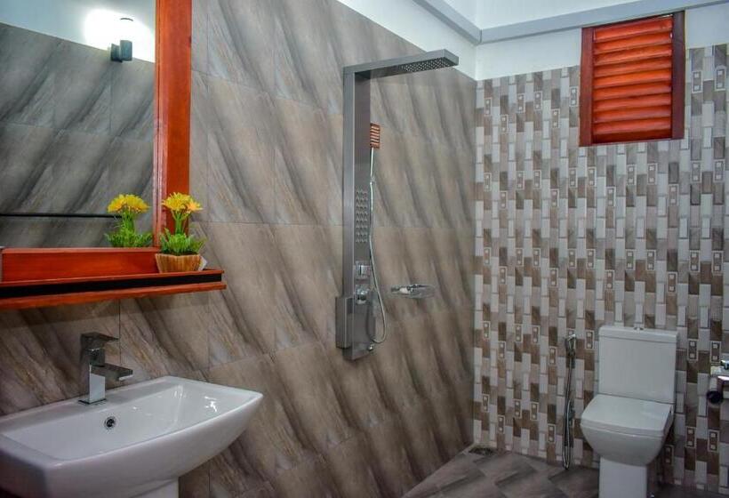 デラックスルーム, Aliya Aliya Hikkaduwa