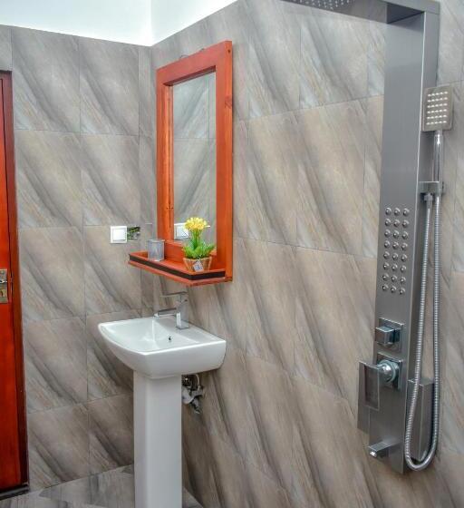 デラックスルーム, Aliya Aliya Hikkaduwa