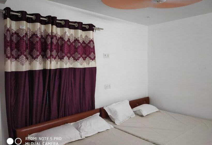Люкс Повышенной Комфортности, New Hotel Yatri Niwas