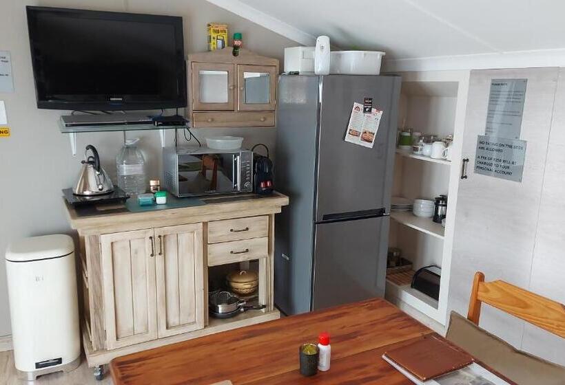 اتاق لوکس با بالکن, Bethel B&b / Selfcatering