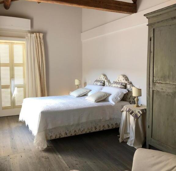 اتاق سوپریور, Le Case Cavour