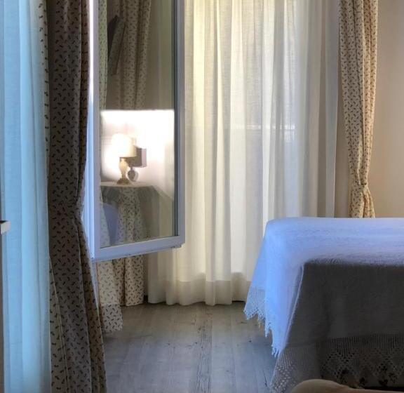 اتاق سوپریور, Le Case Cavour