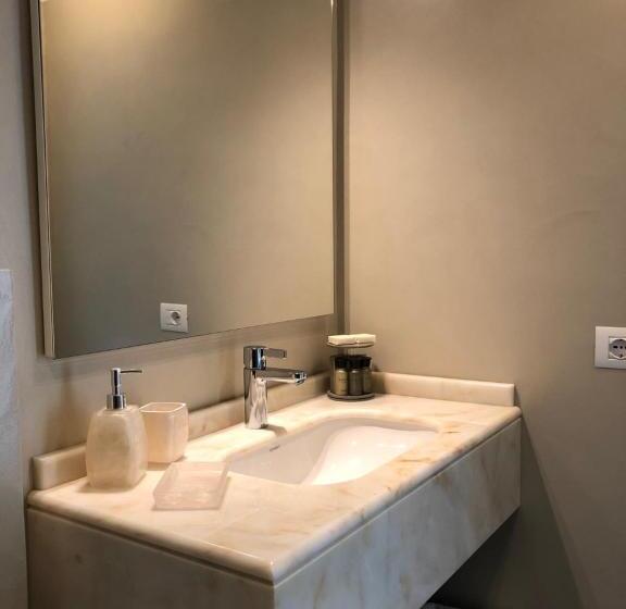 اتاق سوپریور, Le Case Cavour