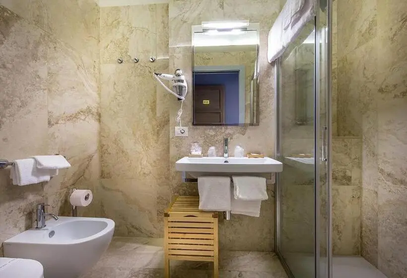 اتاق استاندارد سه نفره, Uno Sguardo Su Firenze