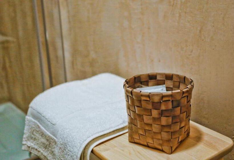 اتاق استاندارد, Florestine Napoli