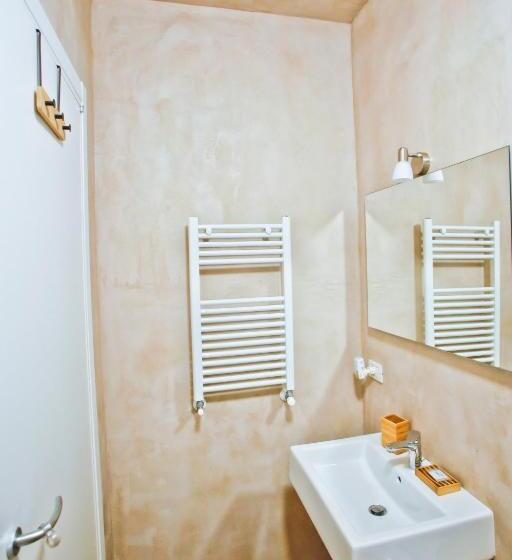 اتاق استاندارد, Florestine Napoli