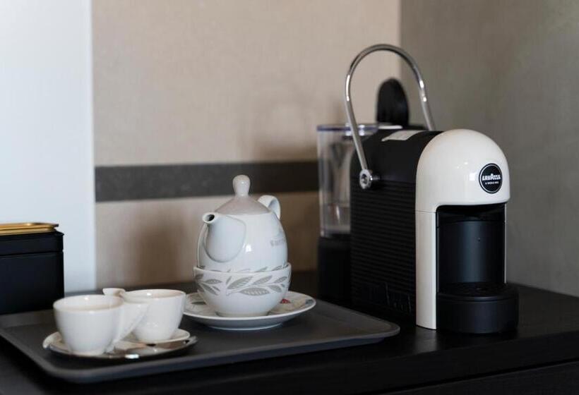 اتاق استاندارد, Florestine Napoli