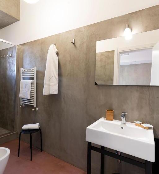 اتاق استاندارد, Florestine Napoli