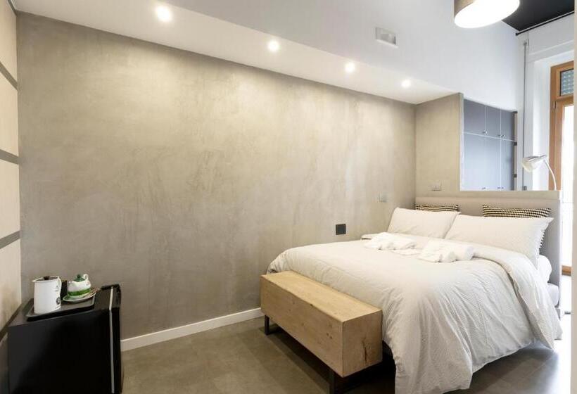 اتاق استاندارد, Florestine Napoli