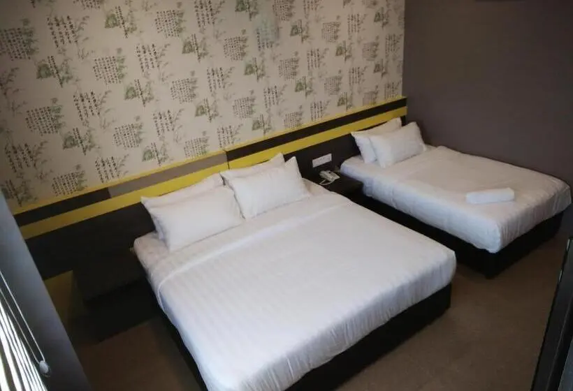 3 Bett Deluxe Zimmer, Kampar Boutique