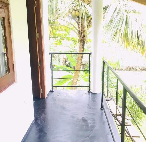 带阳台的豪华间, Nature Inn