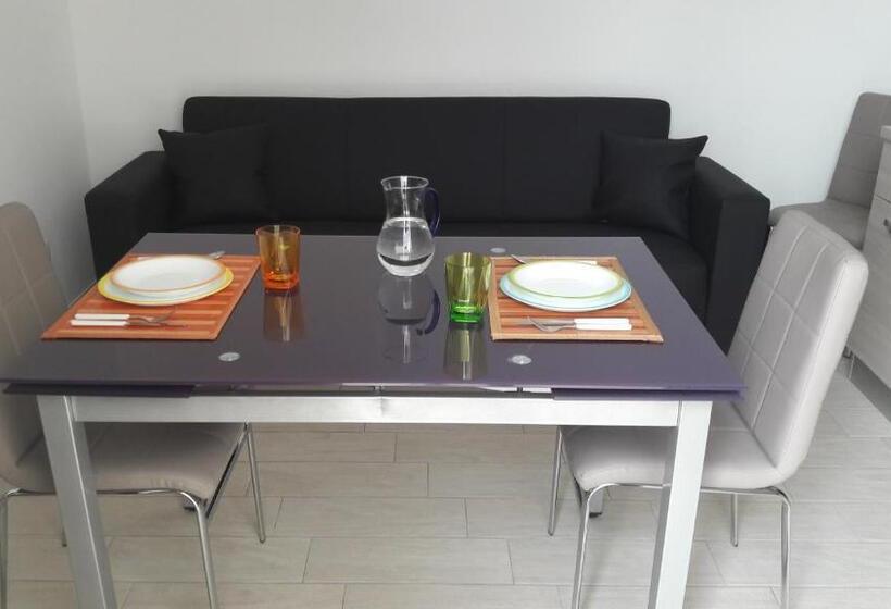 ファミリーステューディオ, Case Vacanza Via Mozart