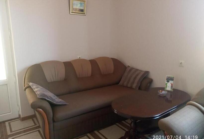 سوییت خانوادگی, Guest House Hasmik