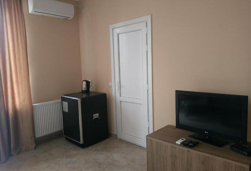 اتاق خانوادگی, Guest House Vista