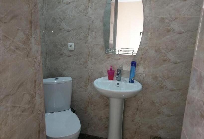 اتاق خانوادگی, Guest House Vista