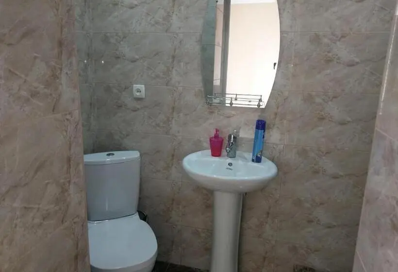 اتاق خانوادگی, Guest House Vista