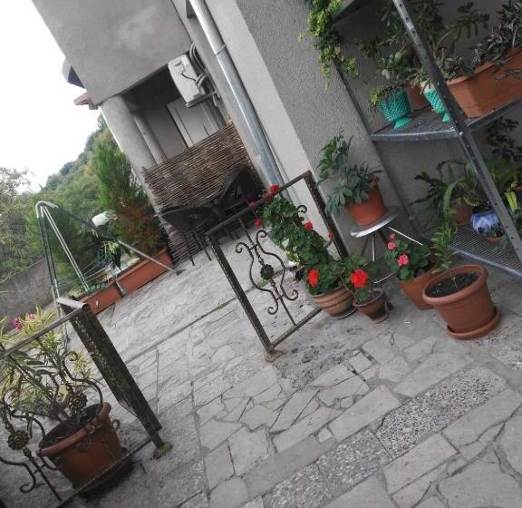 اتاق خانوادگی, Guest House Vista