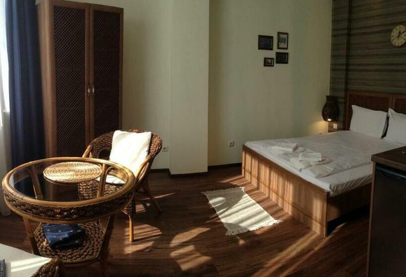 استودیوی لوکس, Guest Rooms Maria Luiza