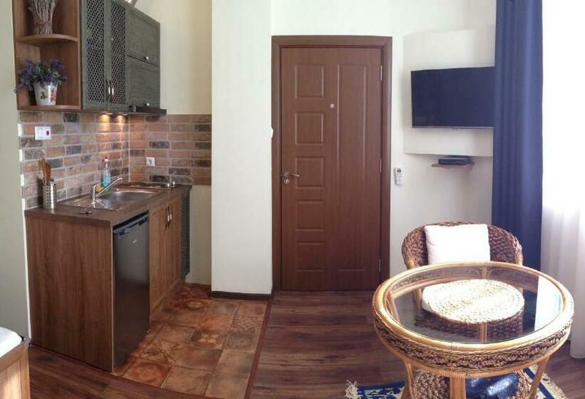 استودیوی لوکس, Guest Rooms Maria Luiza