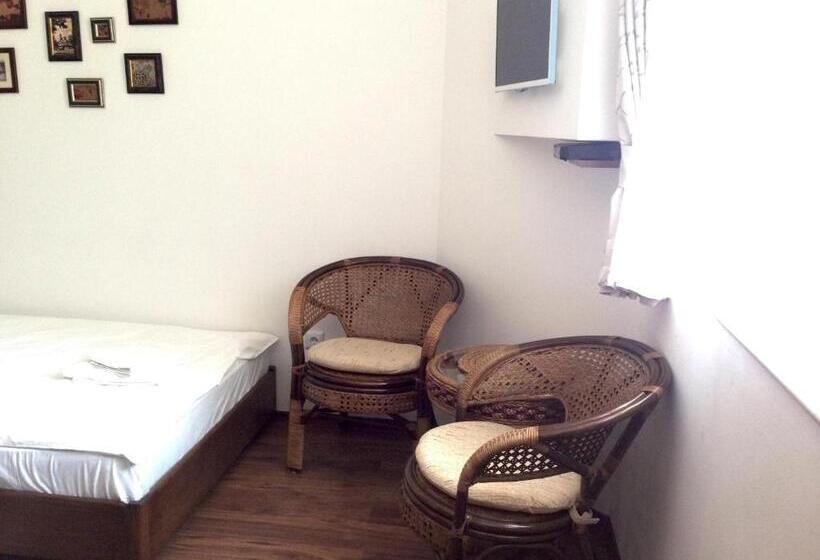 اتاق استاندارد یک نفره, Guest Rooms Maria Luiza