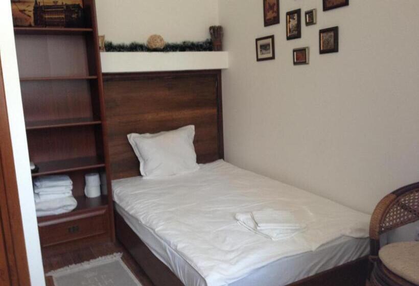 اتاق استاندارد یک نفره, Guest Rooms Maria Luiza