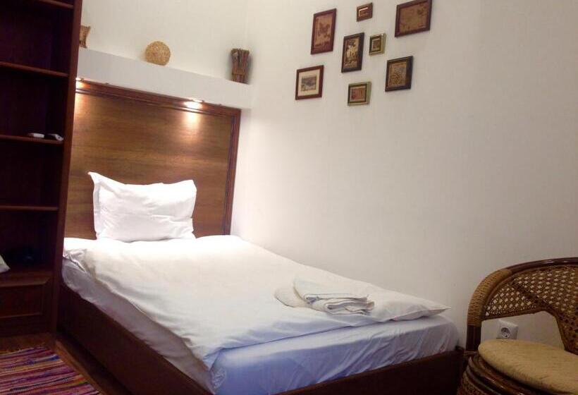 スタンダードシングルルーム, Guest Rooms Maria Luiza