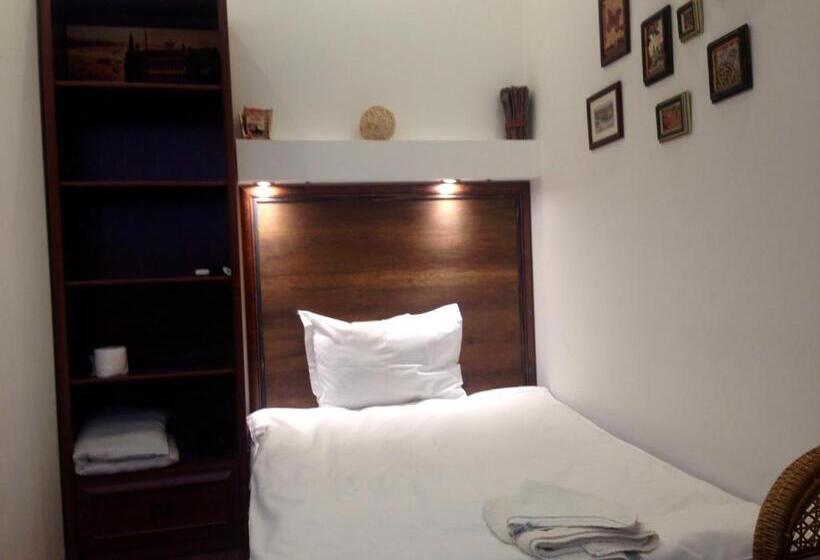 اتاق استاندارد یک نفره, Guest Rooms Maria Luiza