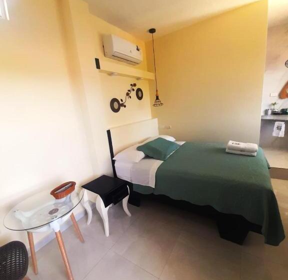 اتاق استاندارد با چشم‌انداز دریا, Hostal Cann's House