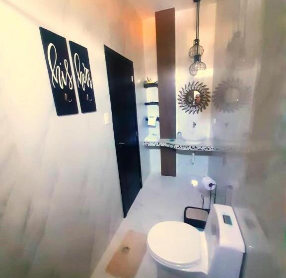 اتاق لوکس با چشم‌انداز دریا, Hostal Cann's House