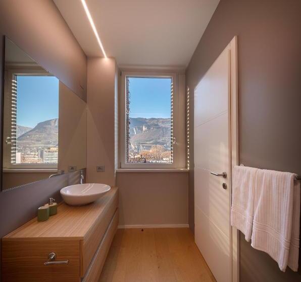 اتاق استاندارد با چشم‌انداز باغ, La Villa   Luxury Guest House
