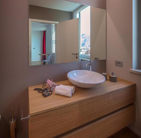 اتاق لوکس, La Villa   Luxury Guest House